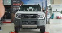 Cận cảnh Toyota Land Cruiser FJ tại đại lý: 'Tiểu' Prado giá 1,198 tỷ đồng, trang bị an toàn phong phú 